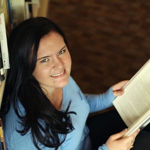 Meet your Posher, Elizabeth